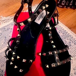 Valentino Garavani The Rockstud rubber sandal size 41